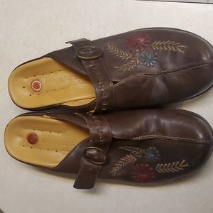 Structured Clark’s Floral Leather Slip On Comfort Mules Brown Women’s Size 10M
